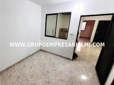 Casa de 5 alcobas en venta en Manrique, Medellín, 194 m² · foto 5 de 17