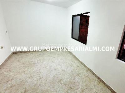 Casa de 5 alcobas en venta en Manrique, Medellín, 194 m² · foto 7 de 17