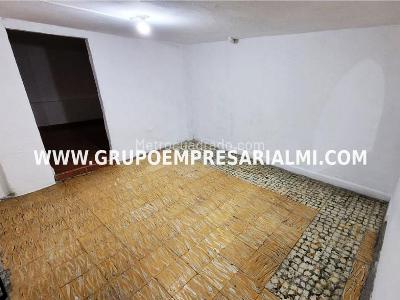 Casa de 5 alcobas en venta en Manrique, Medellín, 194 m² · foto 9 de 17