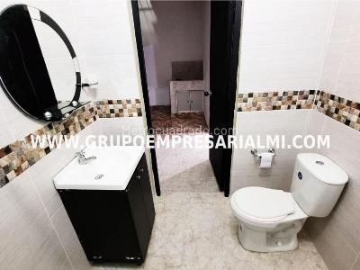 Casa de 5 alcobas en venta en Manrique, Medellín, 194 m² · foto 14 de 17