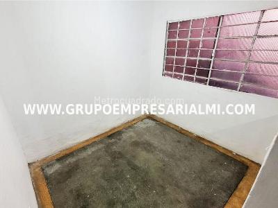 Casa de 5 alcobas en venta en Manrique, Medellín, 194 m² · foto 15 de 17