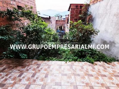 Casa de 5 alcobas en venta en Manrique, Medellín, 194 m² · foto 17 de 17