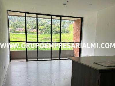 Apartaestudio en venta en Loma De Las Brujas, Envigado, 63 m² · foto 2 de 20