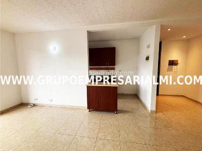 Apartamento de 3 alcobas en venta en Los Colores, Medellín, 80 m² · foto 2 de 20