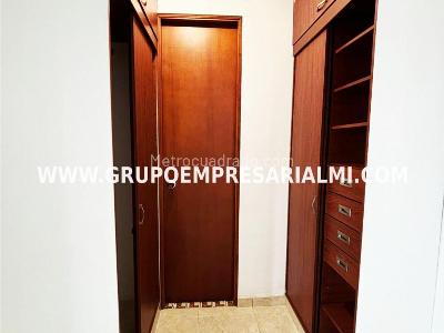 Apartamento de 3 alcobas en venta en Los Colores, Medellín, 80 m² · foto 9 de 20
