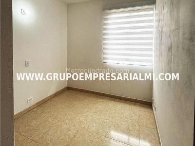 Apartamento de 3 alcobas en venta en Los Colores, Medellín, 80 m² · foto 10 de 20