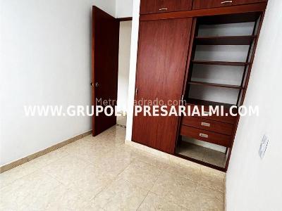 Apartamento de 3 alcobas en venta en Los Colores, Medellín, 80 m² · foto 11 de 20