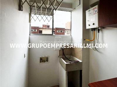 Apartamento de 3 alcobas en venta en Los Colores, Medellín, 80 m² · foto 14 de 20
