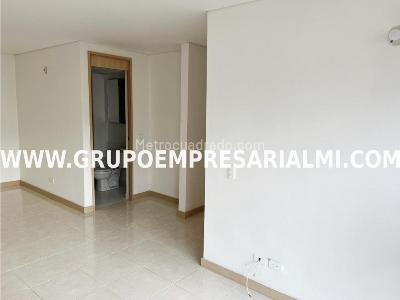 Apartamento de 3 alcobas en venta en Calle Vieja, Bello, 82 m² · foto 3 de 20