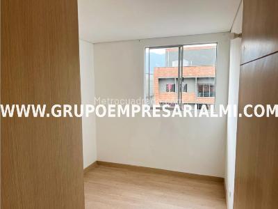 Apartamento de 3 alcobas en venta en Calle Vieja, Bello, 82 m² · foto 4 de 20