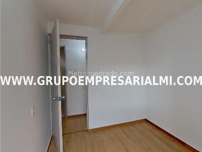 Apartamento de 3 alcobas en venta en Madera, Bello, 65 m² · foto 18 de 20
