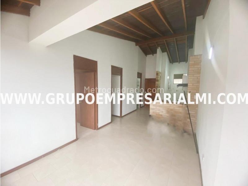 Apartamento de 2 Alcobas en El Poblado (Manila, 65 m²)