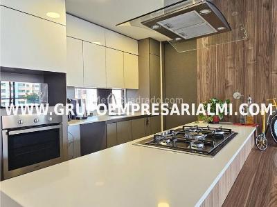 Apartamento de 2 alcobas en venta en El Poblado, Medellín, 125 m² · foto 2 de 20