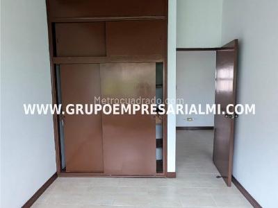 Apartamento de 3 alcobas en venta en Laureles, Medellín, 129 m² · foto 10 de 20