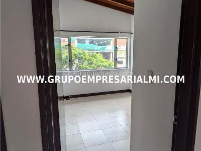 Apartamento de 3 alcobas en venta en Laureles, Medellín, 129 m² · foto 15 de 20