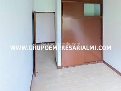 Apartamento de 3 alcobas en venta en Laureles, Medellín, 129 m² · foto 16 de 20