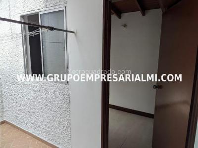 Apartamento de 3 alcobas en venta en Laureles, Medellín, 129 m² · foto 17 de 20