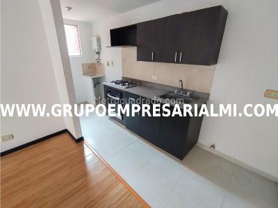Apartamento de 3 alcobas en arriendo en El Poblado, Medellín, 75 m² · foto 2 de 20