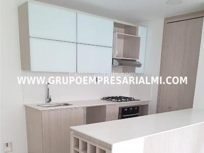 Apartamento de 3 alcobas en venta en Castropol, Medellín, 128 m² · foto 2 de 20