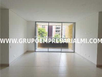 Apartamento de 3 alcobas en venta en Castropol, Medellín, 128 m² · foto 3 de 20