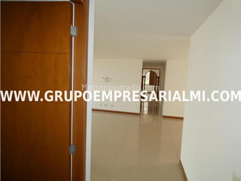 Fabuloso Apartamento de 3 Alcobas en El Tesoro - 4