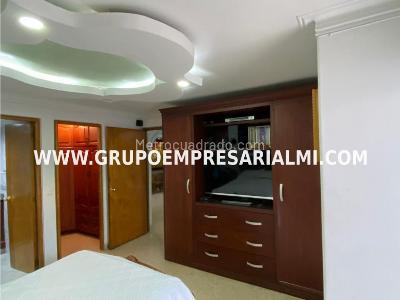 Apartamento de 3 alcobas en venta en Conquistadores, Medellín, 187 m² · foto 14 de 20