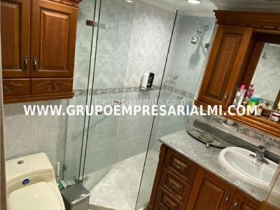 Apartamento de 3 alcobas en venta en Conquistadores, Medellín, 187 m² · foto 16 de 20