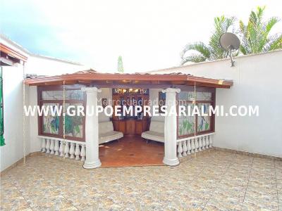 Apartamento de 3 alcobas en venta en Conquistadores, Medellín, 187 m² · foto 17 de 20