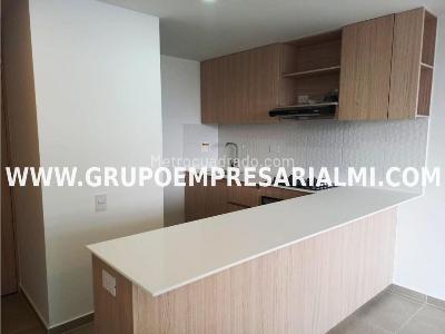 Apartamento de 3 alcobas en venta en Guayabal, Medellín, 69 m² · foto 3 de 20