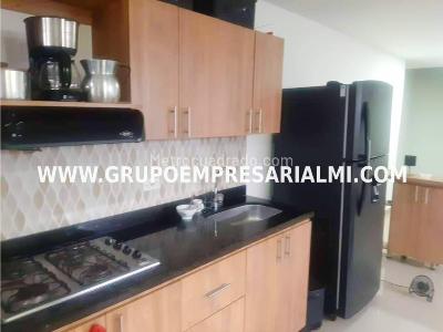 Apartamento de 2 alcobas en venta en Asturias, Itagüí, 56 m² · foto 2 de 20