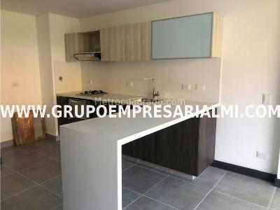 Apartaestudio en arriendo en El Poblado, Medellín, 54 m² · foto 2 de 20