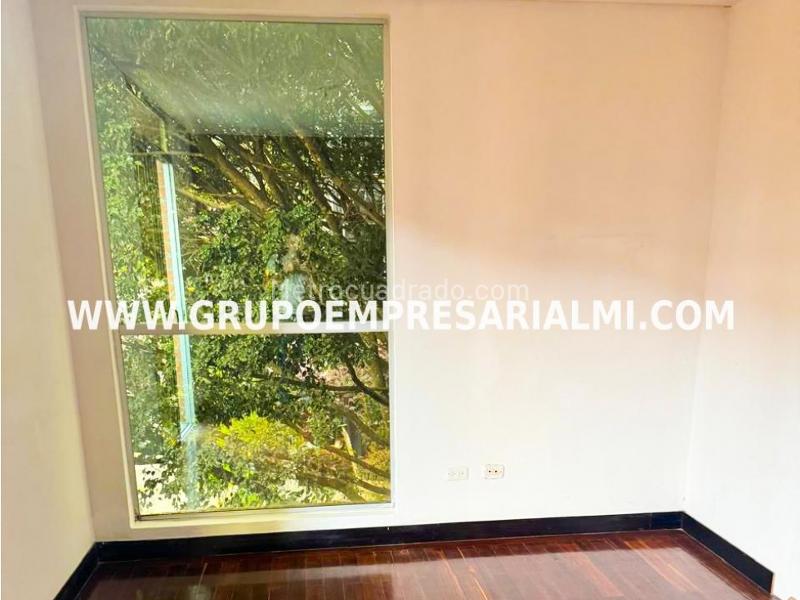 Elegant 2BR Apartment in Exclusive El Poblado - 4