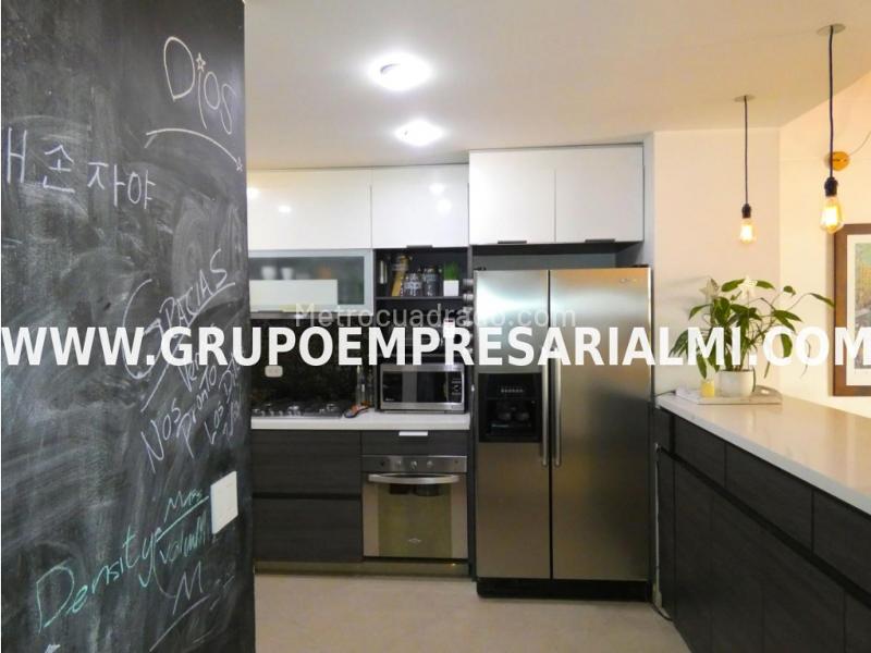 Apartamento Amoblado Elegante de 2 Alcobas en Laureles - 8