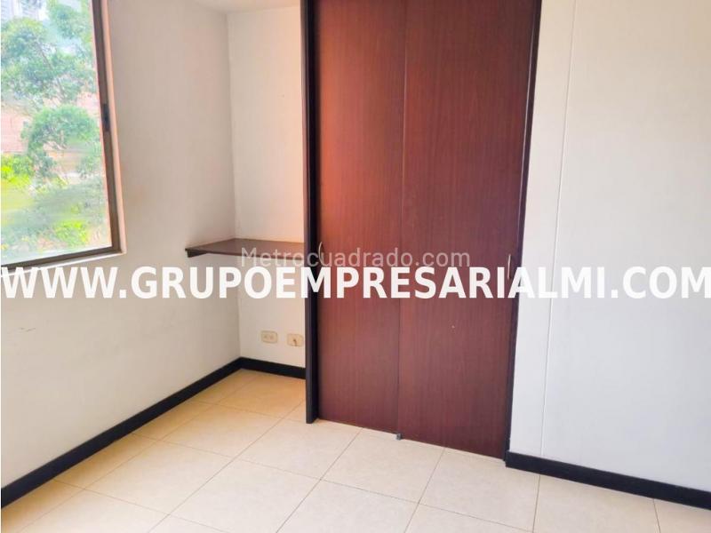 Apartamento de 2 Alcobas con 5 Baños en El Poblado - 9