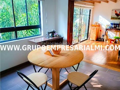 Casa de 4 alcobas en venta en La Inmaculada, Envigado, 238 m² · foto 2 de 20