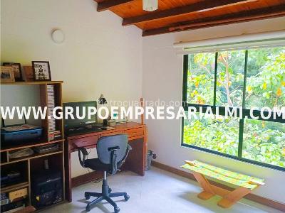 Casa de 4 alcobas en venta en La Inmaculada, Envigado, 238 m² · foto 8 de 20