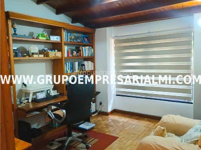 Casa de 4 alcobas en venta en La Inmaculada, Envigado, 238 m² · foto 9 de 20