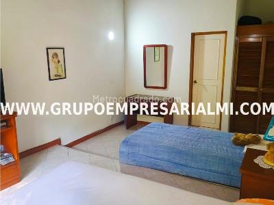 Casa de 4 alcobas en venta en La Inmaculada, Envigado, 238 m² · foto 12 de 20