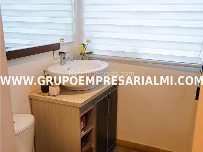 Casa de 4 alcobas en venta en La Inmaculada, Envigado, 238 m² · foto 17 de 20