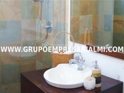 Casa de 4 alcobas en venta en La Inmaculada, Envigado, 238 m² · foto 18 de 20