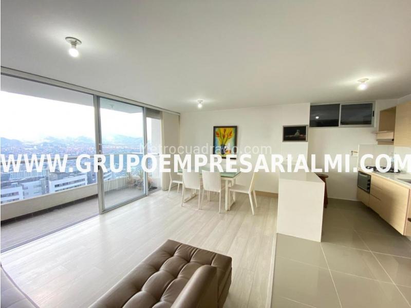 Grand 3BR Apartment with Scenic Views in El Poblado - 2