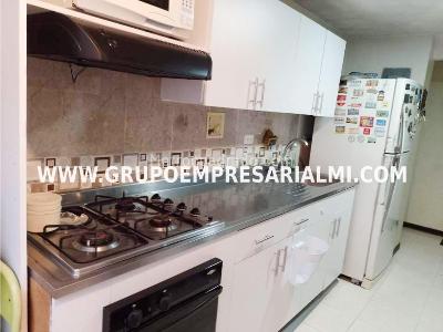 Apartamento en venta en Laureles, Medellín · foto 2 de 20