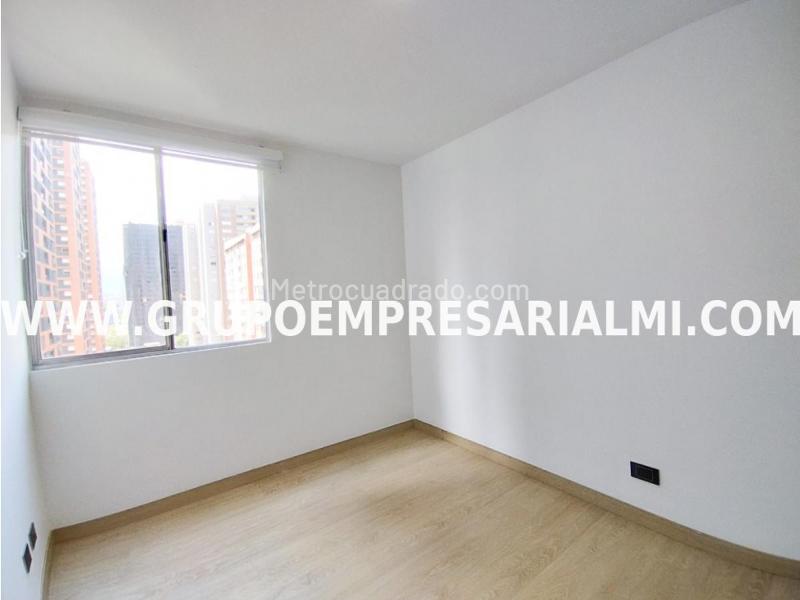 Apartamento de 3 Alcobas en Ciudad del Río, Piso 15 - 8