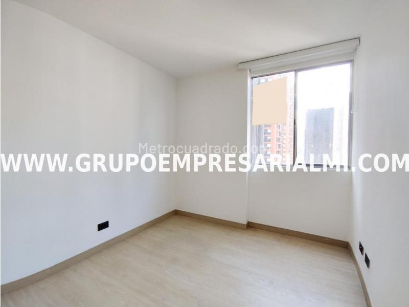Apartamento de 3 Alcobas en Ciudad del Río, Piso 15 - 9