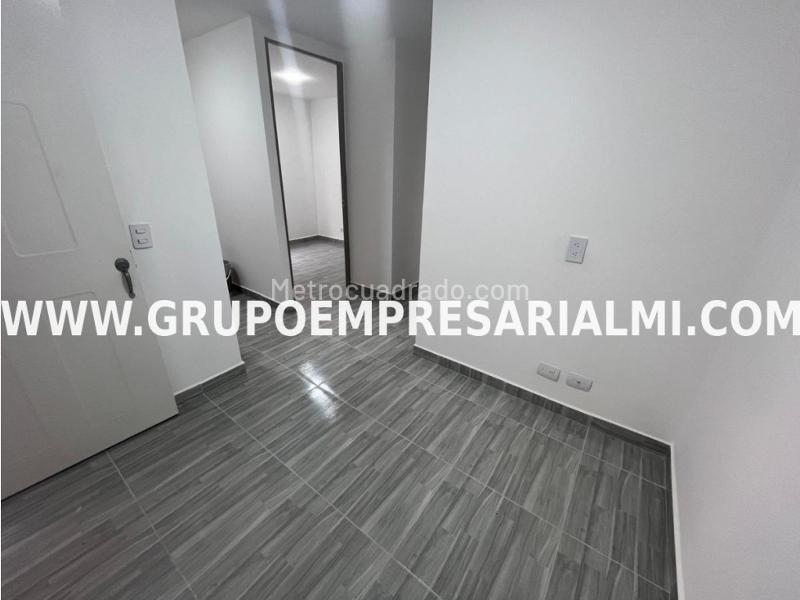 Apartamento Amoblado? No. Apartamento de 2 Alcobas en Pajarito (Robledo) - 3