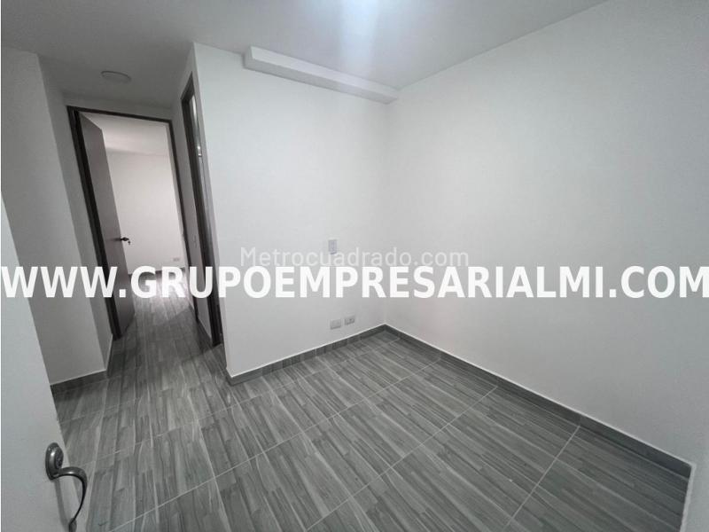 Apartamento Amoblado? No. Apartamento de 2 Alcobas en Pajarito (Robledo) - 4