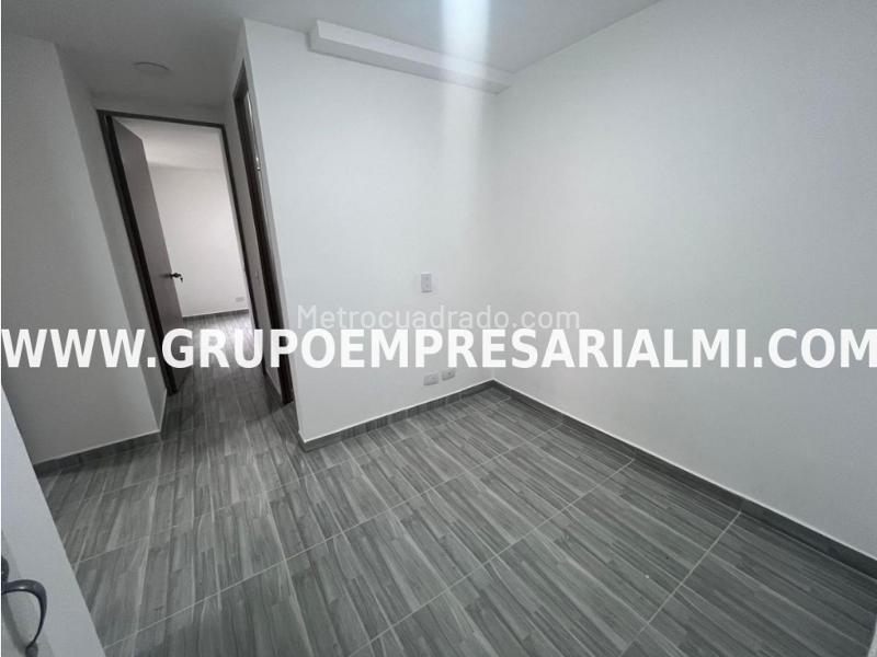 Apartamento Amoblado? No. Apartamento de 2 Alcobas en Pajarito (Robledo) - 5