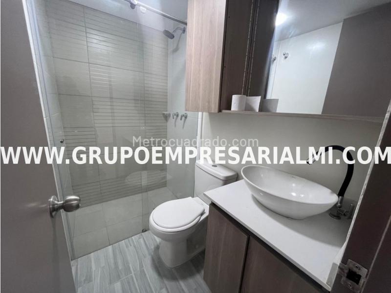 Apartamento Amoblado? No. Apartamento de 2 Alcobas en Pajarito (Robledo) - 9