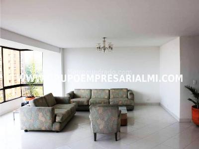 Apartamento en venta en El Poblado, Medellín · foto 2 de 20