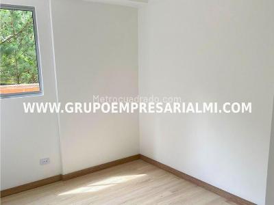 Apartamento de 3 alcobas en venta en La Navarra, Bello, 89 m² · foto 10 de 20